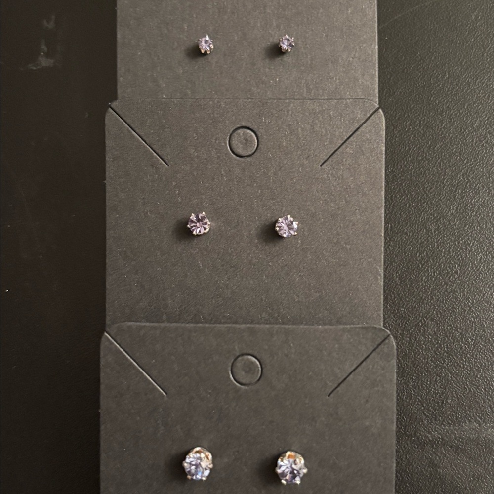 White Stag Purple Stud Earrings Set